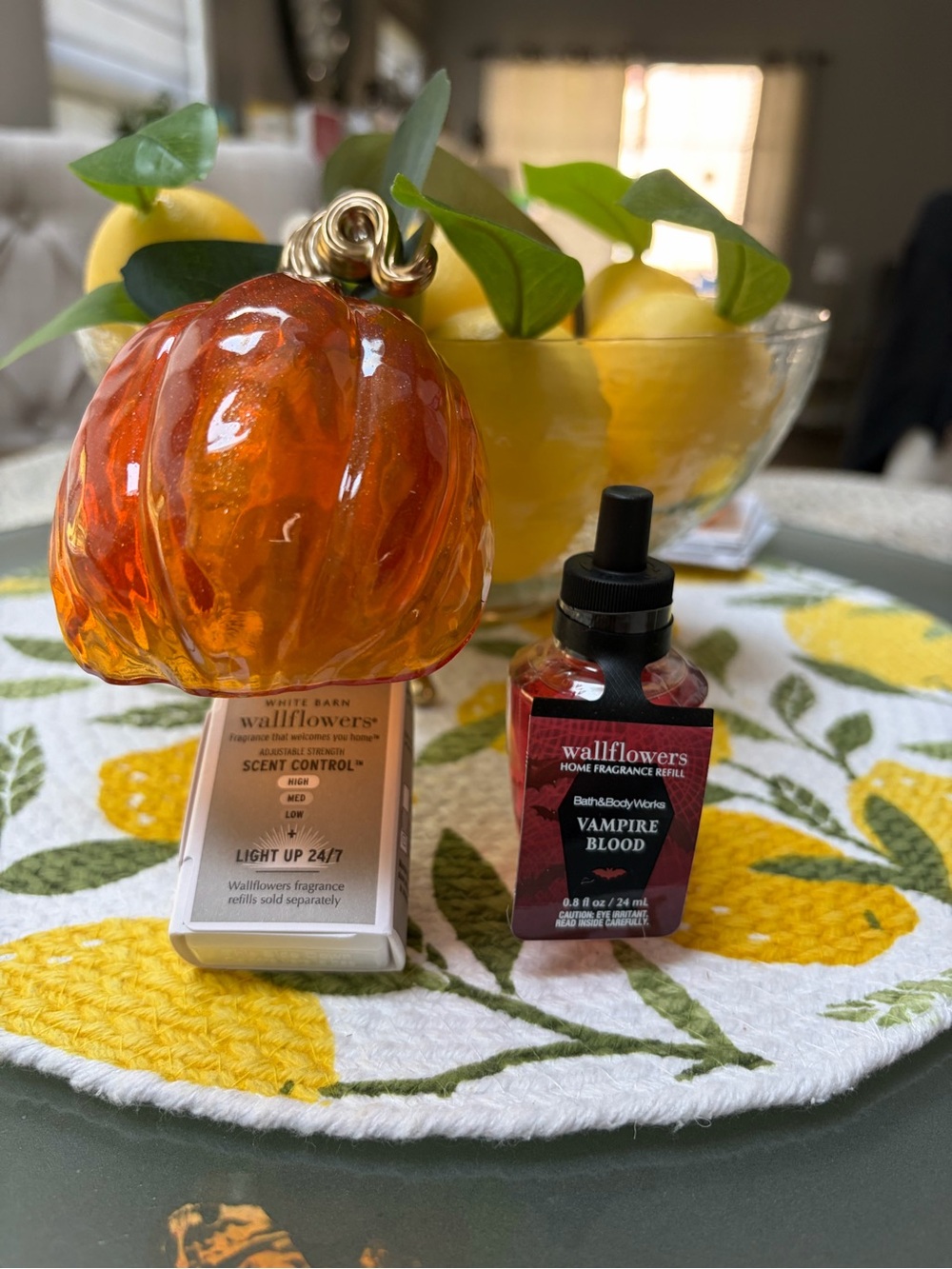 Bath & Body Works Orange Glass Pumpkin Wallflowers Plug-In and Bulb NWT
